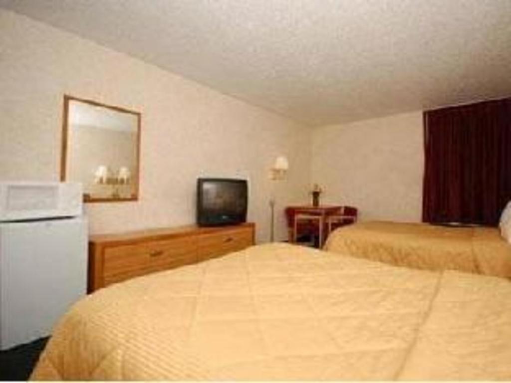Quality Inn Waynesburg Экстерьер фото
