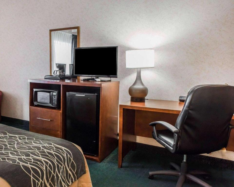 Quality Inn Waynesburg Экстерьер фото