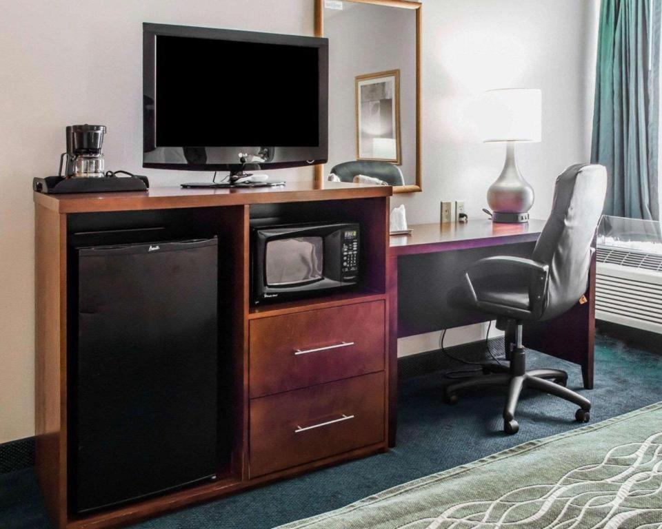 Quality Inn Waynesburg Экстерьер фото