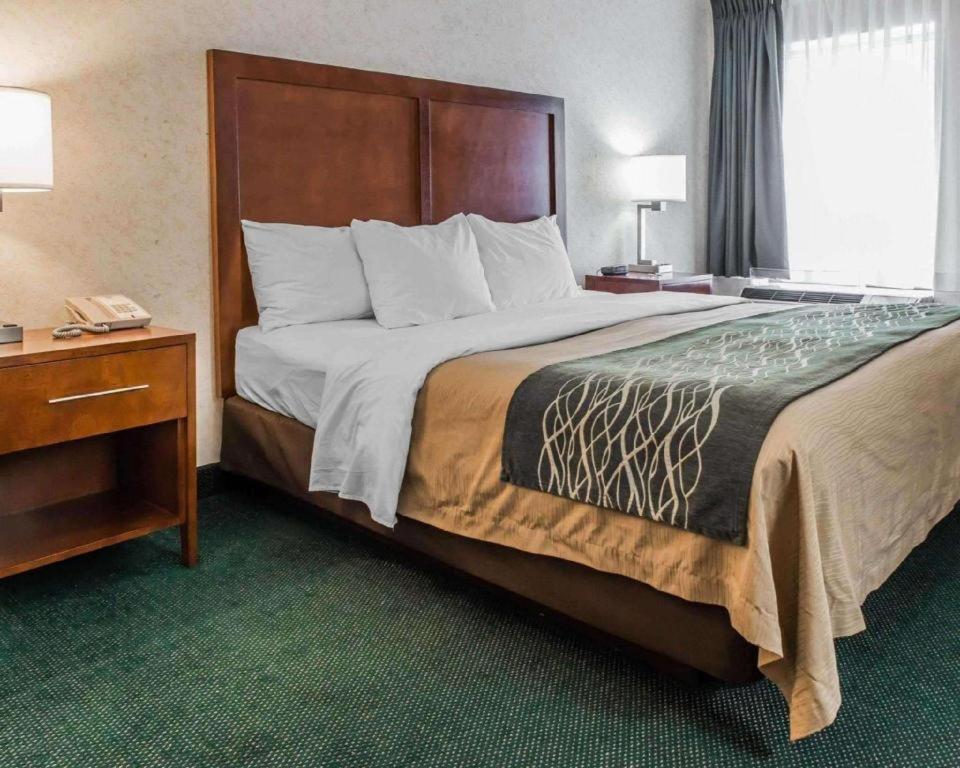 Quality Inn Waynesburg Экстерьер фото