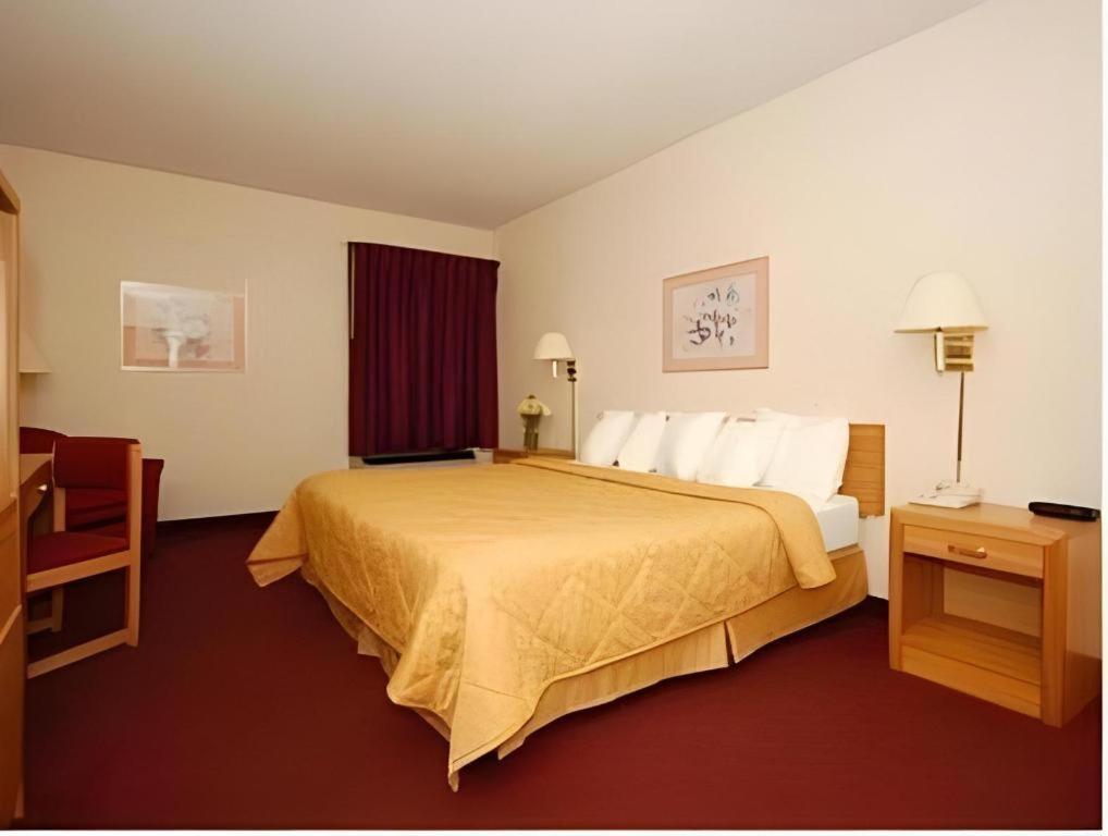 Quality Inn Waynesburg Экстерьер фото