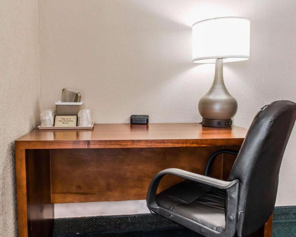 Quality Inn Waynesburg Экстерьер фото