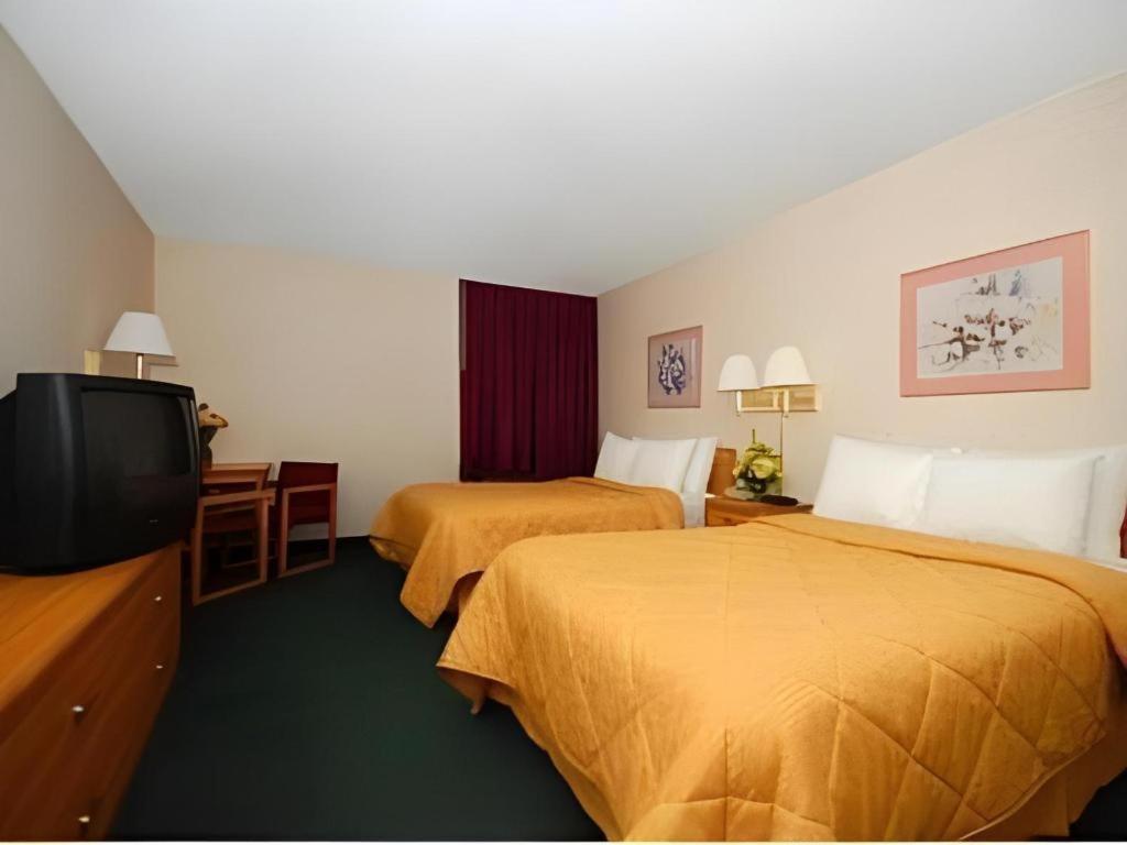 Quality Inn Waynesburg Экстерьер фото