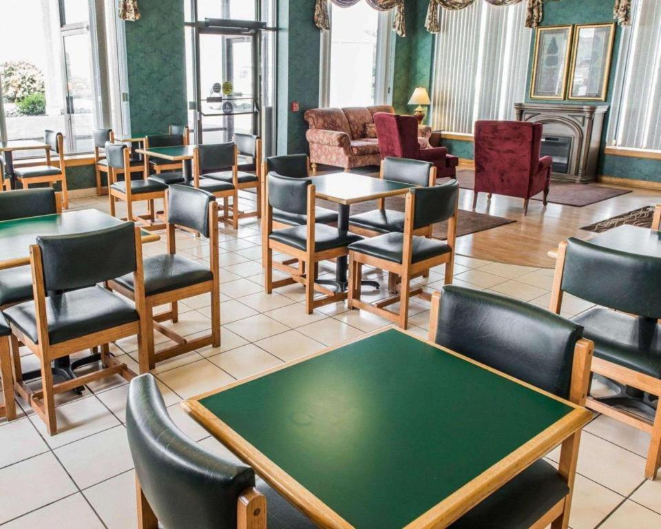 Quality Inn Waynesburg Экстерьер фото