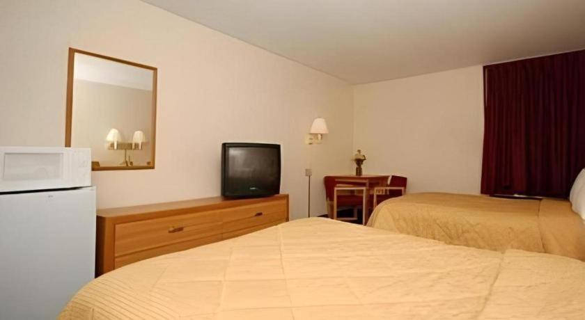 Quality Inn Waynesburg Экстерьер фото