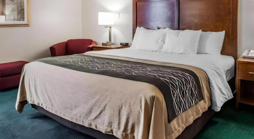 Quality Inn Waynesburg Экстерьер фото