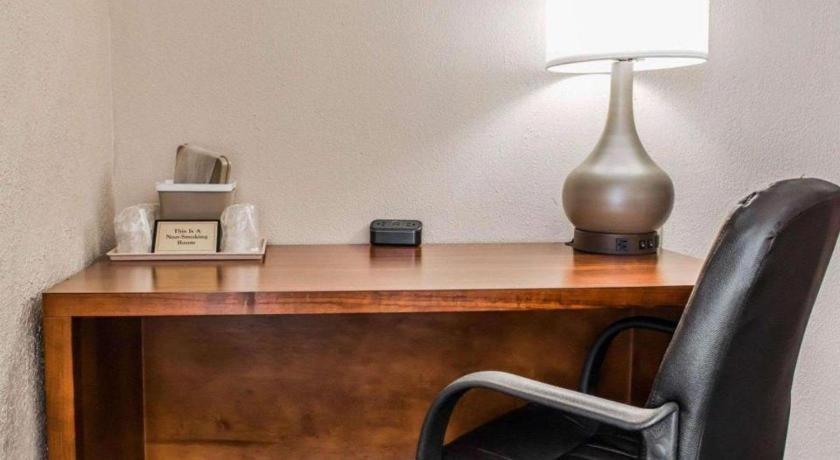 Quality Inn Waynesburg Экстерьер фото