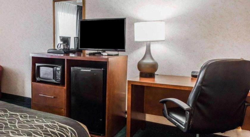 Quality Inn Waynesburg Экстерьер фото